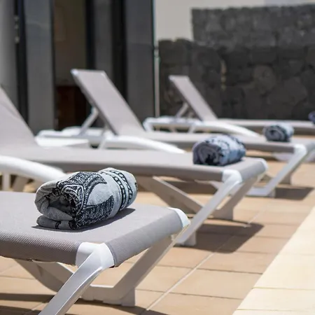 Вілла Exquisite Lanzarote | Stella Lucente | 2 Bedrooms | Private Pool & Enchanted Terrace | Плайя-Бланка