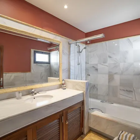Villa Exquisite Lanzarote | Stella Lucente | 2 Bedrooms | Private Pool & Enchanted Terrace | Playa Blanca (Lanzarote)