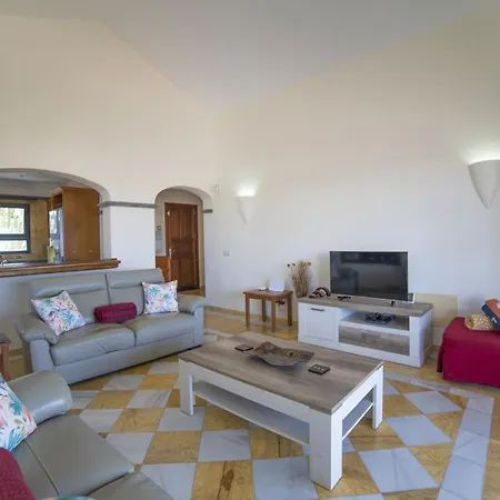 Exquisite Lanzarote | Stella Lucente | 2 Bedrooms | Private Pool & Enchanted Terrace | プラヤ・ブランカ