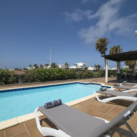 ヴィラ Exquisite Lanzarote | Stella Lucente | 2 Bedrooms | Private Pool & Enchanted Terrace | プラヤ・ブランカ