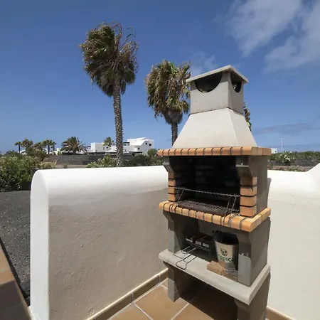 Exquisite Lanzarote | Stella Lucente | 2 Bedrooms | Private Pool & Enchanted Terrace | Villa Playa Blanca (Lanzarote)